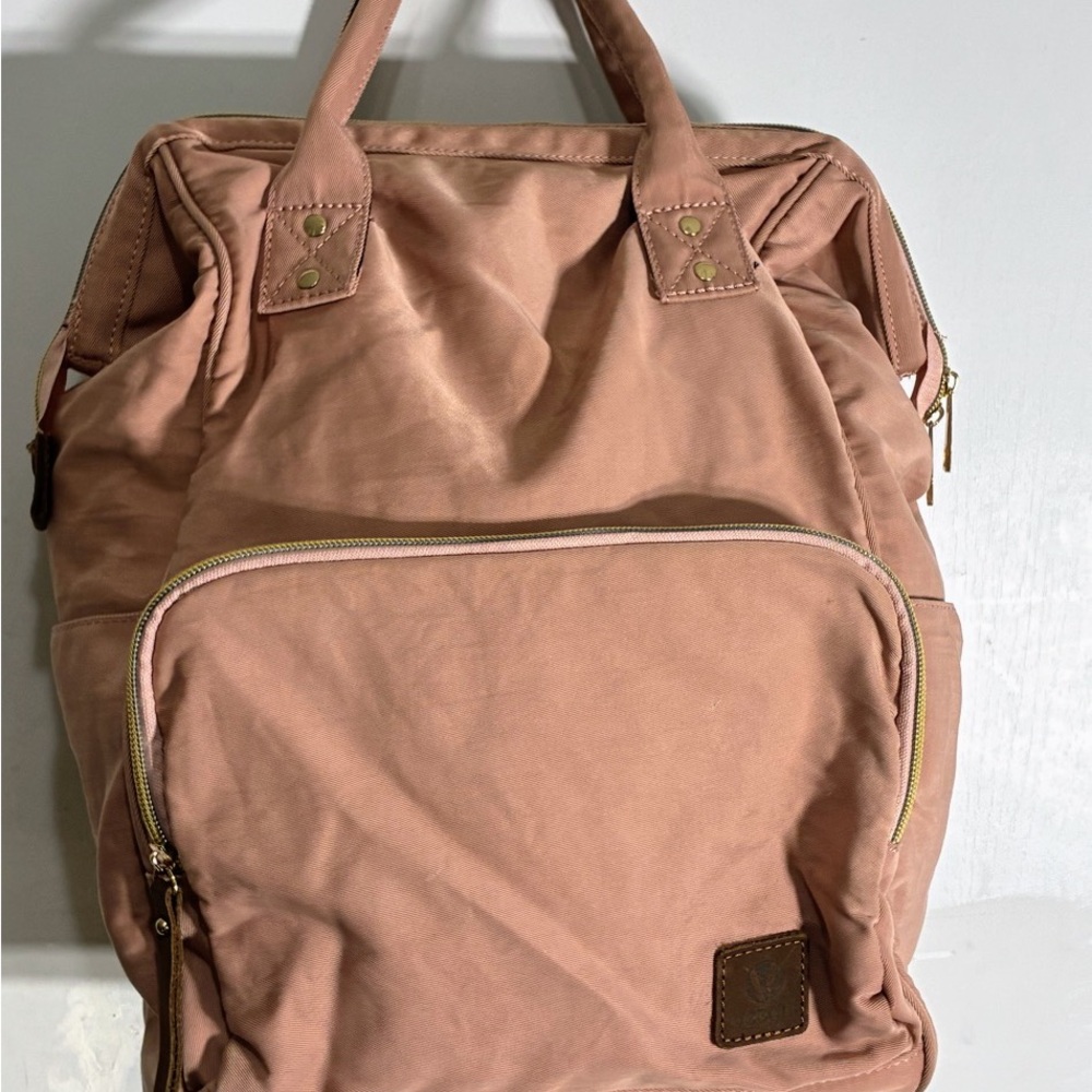 Veegul Wide Open Multipurpose Travel Backpack Lightweight Daypack 18L Light Pink
